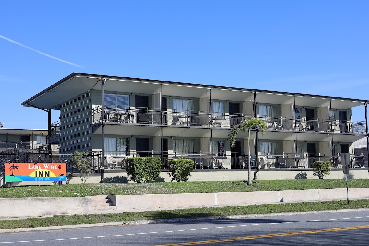 Lake Wire Inn